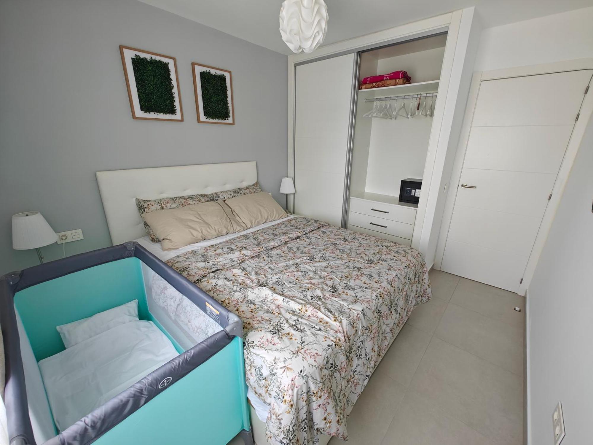 Sun Apartment - 3 Bedrooms, Priv Parking, Pool, Ac, Tv Channels, Fibre Net 洛斯克里斯蒂亚诺斯 外观 照片