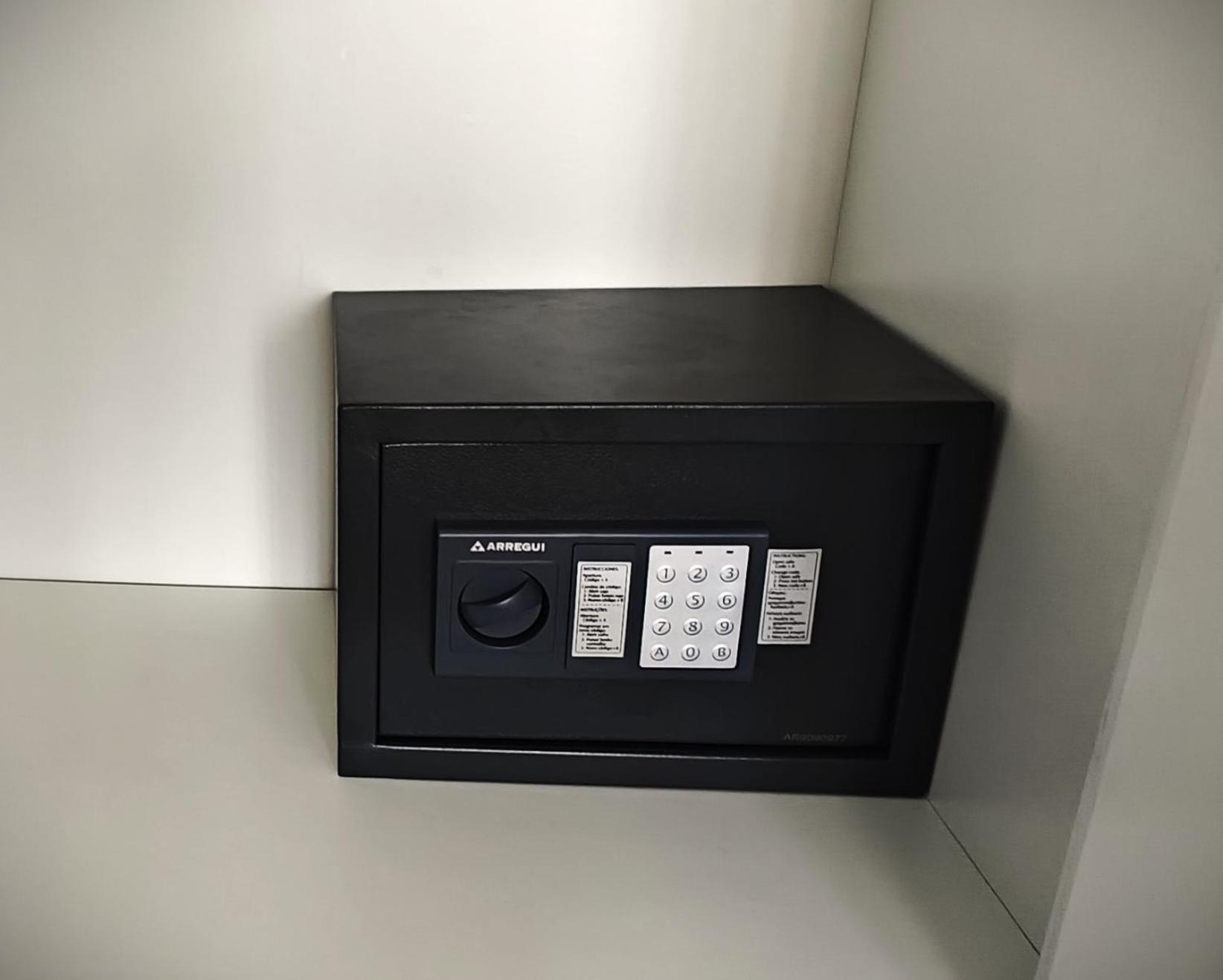 Sun Apartment - 3 Bedrooms, Priv Parking, Pool, Ac, Tv Channels, Fibre Net 洛斯克里斯蒂亚诺斯 外观 照片