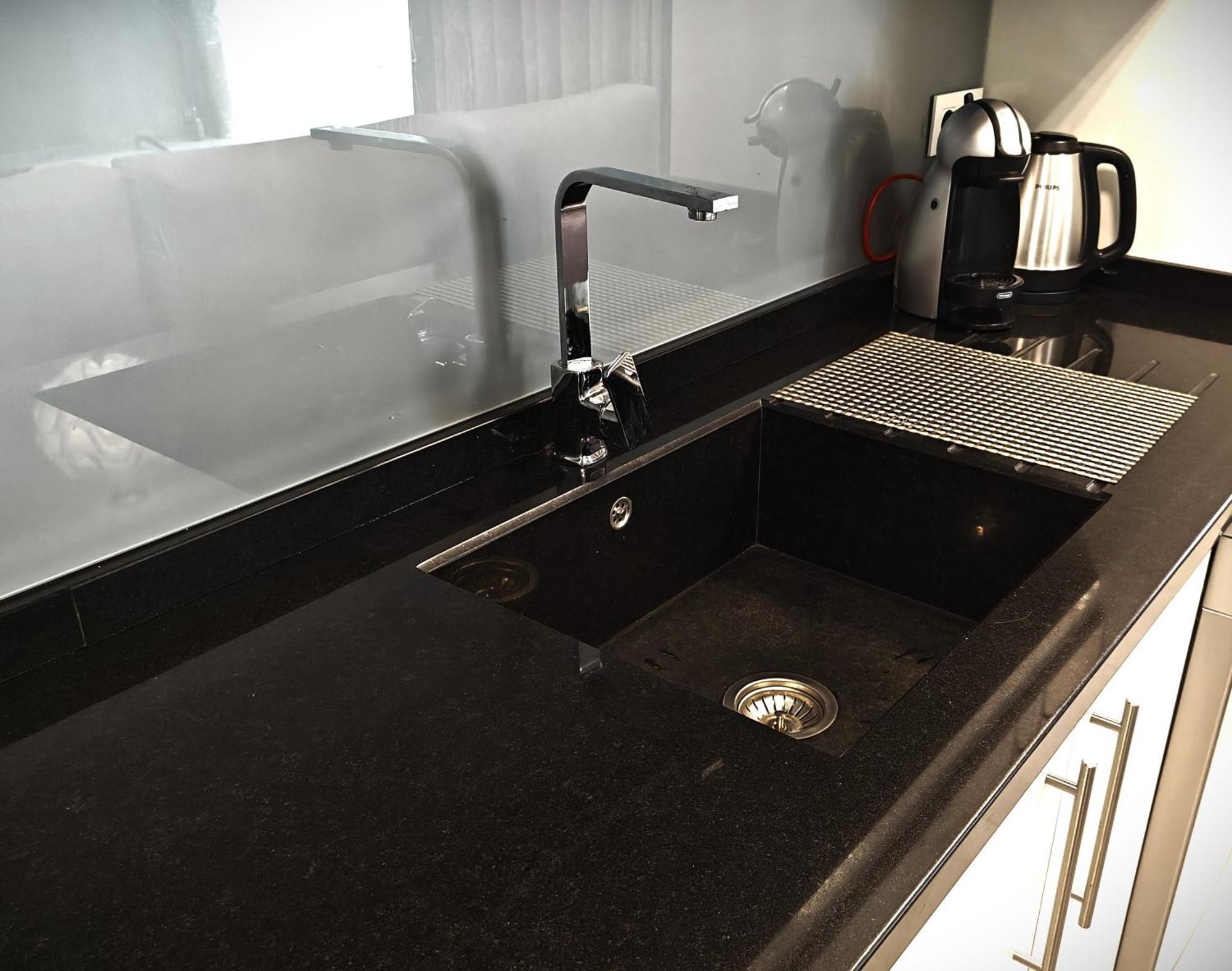 Sun Apartment - 3 Bedrooms, Priv Parking, Pool, Ac, Tv Channels, Fibre Net 洛斯克里斯蒂亚诺斯 外观 照片