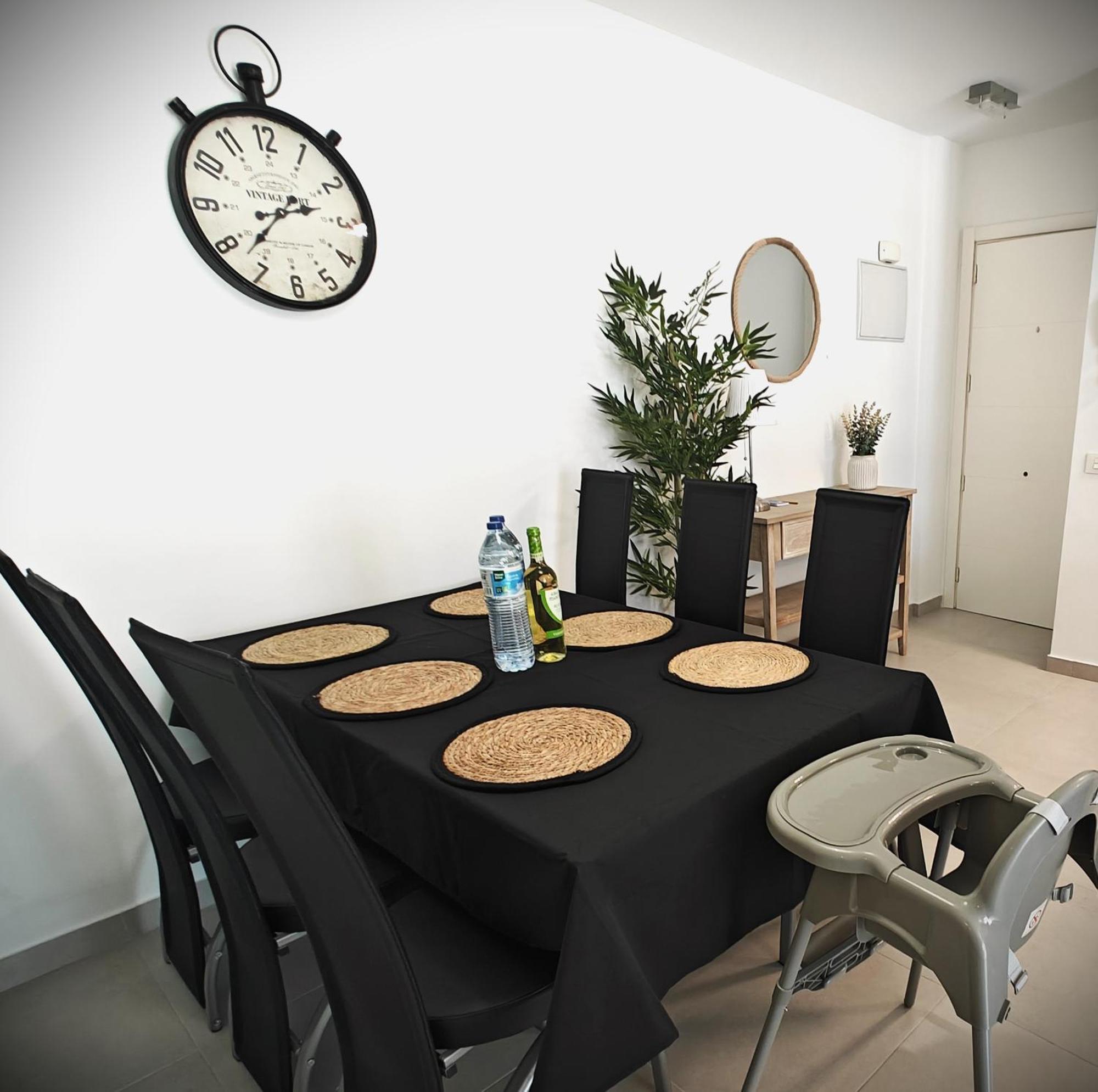 Sun Apartment - 3 Bedrooms, Priv Parking, Pool, Ac, Tv Channels, Fibre Net 洛斯克里斯蒂亚诺斯 外观 照片