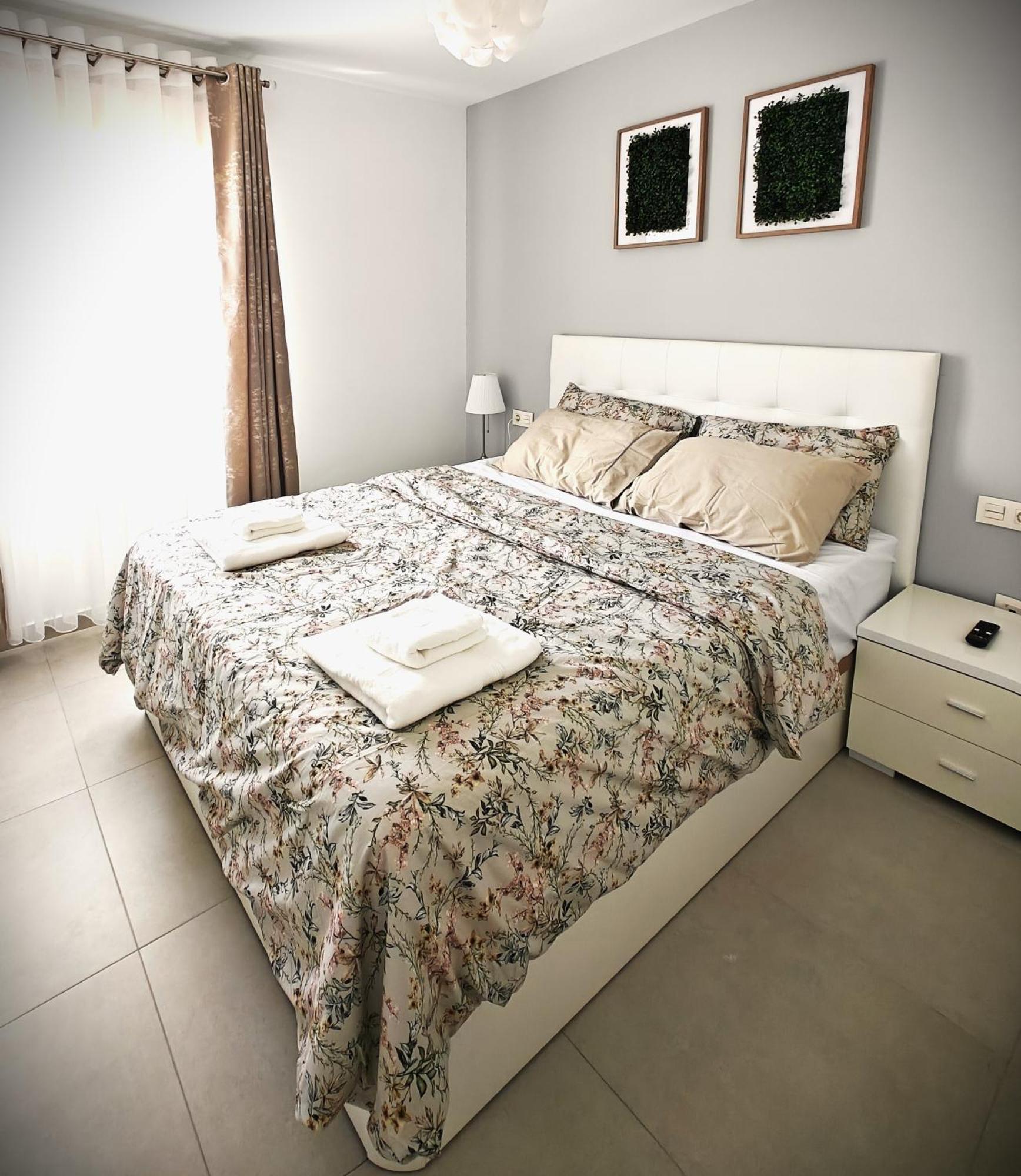 Sun Apartment - 3 Bedrooms, Priv Parking, Pool, Ac, Tv Channels, Fibre Net 洛斯克里斯蒂亚诺斯 外观 照片