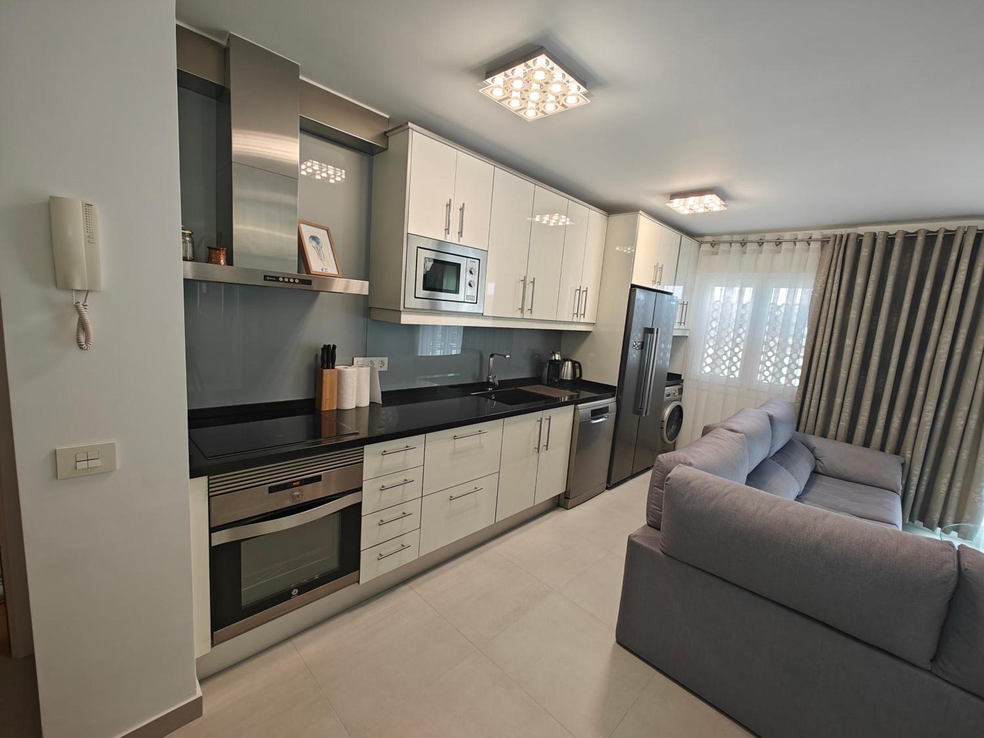 Sun Apartment - 3 Bedrooms, Priv Parking, Pool, Ac, Tv Channels, Fibre Net 洛斯克里斯蒂亚诺斯 外观 照片